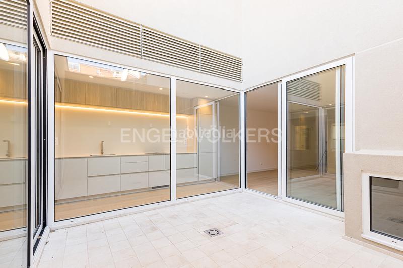 Foto 4f44fbbb-f29a-4d3f-ad13-fb8c5ddbdd02. Apartamento precioso piso con patio a estrenar en Barcelona