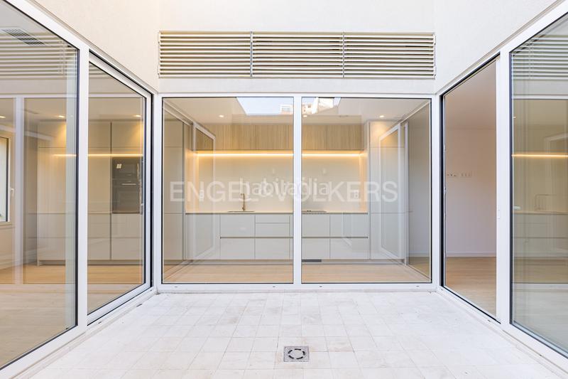 Foto 7a9d3c79-77e5-4734-b6e1-3d15b0beca6b. Apartamento precioso piso con patio a estrenar en Barcelona