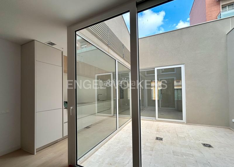 Foto 9f308e1d-c195-4b3d-b64d-24ff5d5941a7. Apartamento precioso piso con patio a estrenar en Barcelona