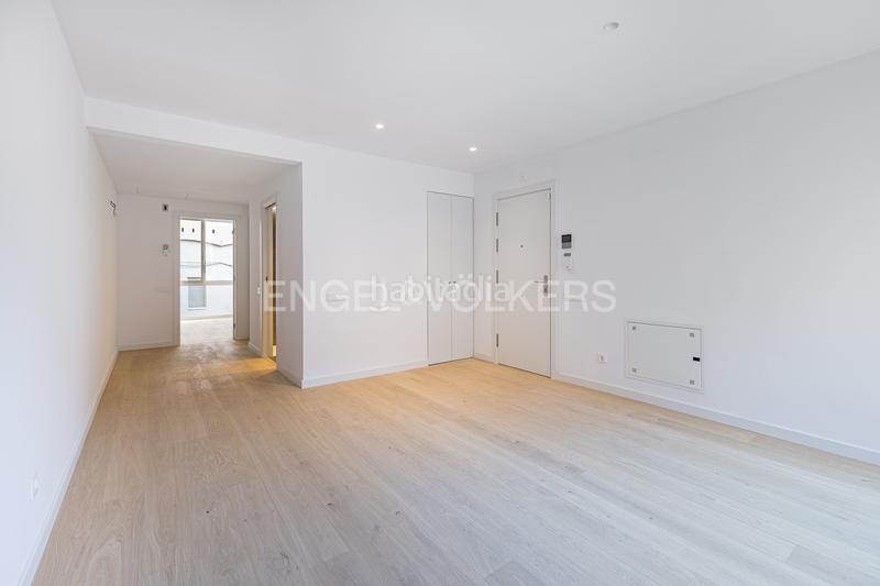 Foto b23b6089-5940-4148-a91a-fb257f1ed8ee. Apartamento precioso piso con patio a estrenar en Barcelona