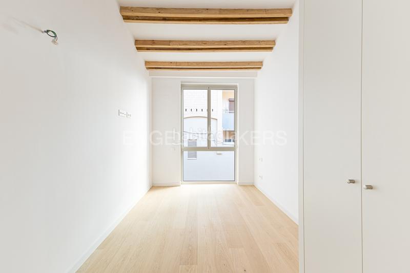 Foto e4d42c52-da6d-4c52-8d5a-42376e7b3874. Apartamento precioso piso con patio a estrenar en Barcelona