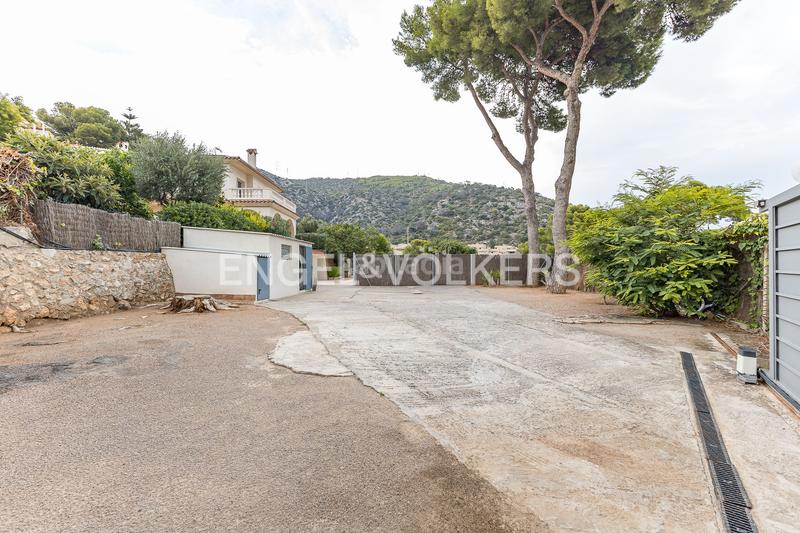 Foto 102aad75-57c8-45a1-8b0e-2233f2eb901f. Terreno residencial haz realidad la casa de tus sueños en el Garraf! en Sitges