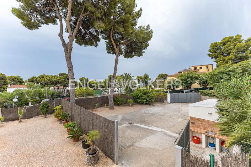 Foto 2d15f113-adff-4455-b828-090a1f700078. Terreno residencial haz realidad la casa de tus sueños en el Garraf! en Sitges