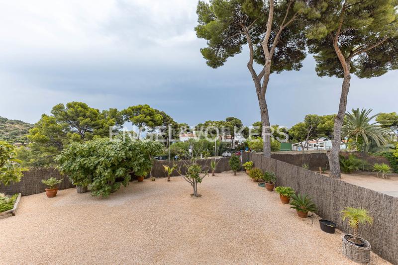 Foto 9f1c49b3-beaf-4f23-b75e-6838823cbd23. Terreno residencial haz realidad la casa de tus sueños en el Garraf! en Sitges