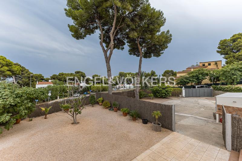 Foto ccc291fa-0d8f-4bef-b259-0bd74b05eade. Terreno residencial haz realidad la casa de tus sueños en el Garraf! en Sitges