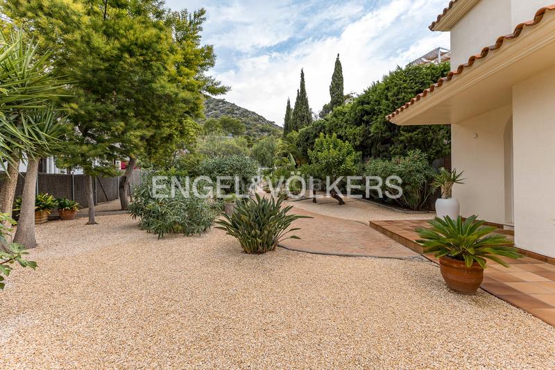 Foto df5cca7c-29f2-4bd4-97d3-bf7d17a4f4f1. Terreno residencial haz realidad la casa de tus sueños en el Garraf! en Sitges