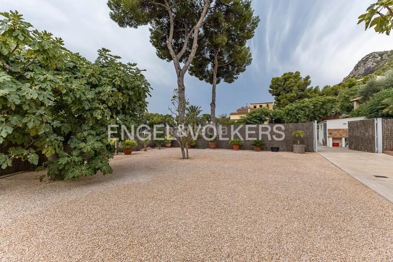 Foto f7bbf8ba-cefa-4777-b428-26487566fed2. Terreno residencial haz realidad la casa de tus sueños en el Garraf! en Sitges