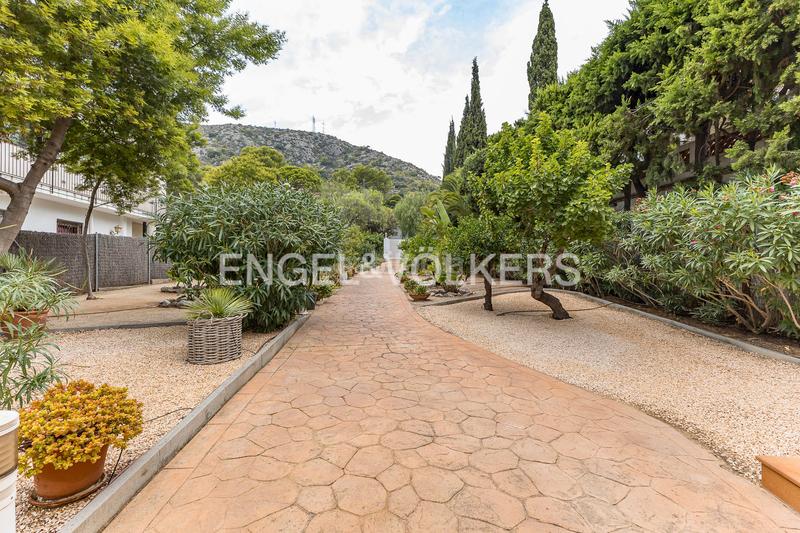 Foto fcaa806d-0aa8-4a3a-8633-5b46d15f0812. Terreno residencial haz realidad la casa de tus sueños en el Garraf! en Sitges
