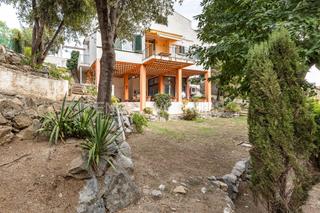 Casa a Montalnou - Milans del Bosc. Casa con jardín y vistas a sant vicenç de montalt