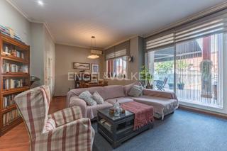 Apartament a Centrevila. Vive en el corazón de la vila con comodidad y estilo...!!!