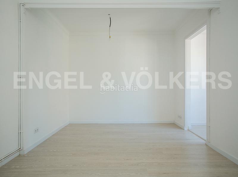 Foto b455d491-055a-4654-a597-39d658a4593b. Apartamento impresionante piso muy céntrico en eixample en Barcelona