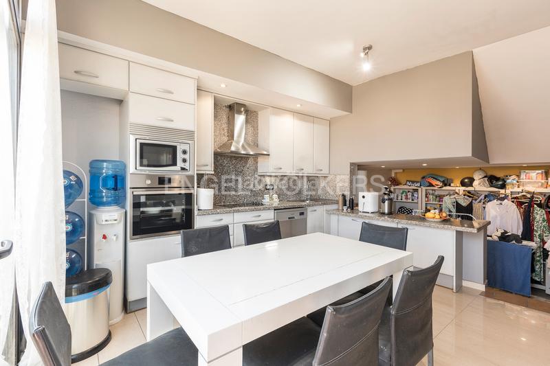 Foto 00d65016-2402-496d-9f80-daf35bd70b92. Casa adosada casa pareada con impresionantes vistas en Barcelona