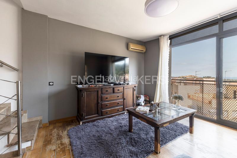 Foto 34c2043a-cb3d-4b72-876f-34bbeae38a1b. Casa adosada casa pareada con impresionantes vistas en Barcelona