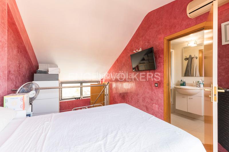 Foto 3bf89b09-02d0-4094-bc56-c460ce162556. Casa adosada casa pareada con impresionantes vistas en Barcelona