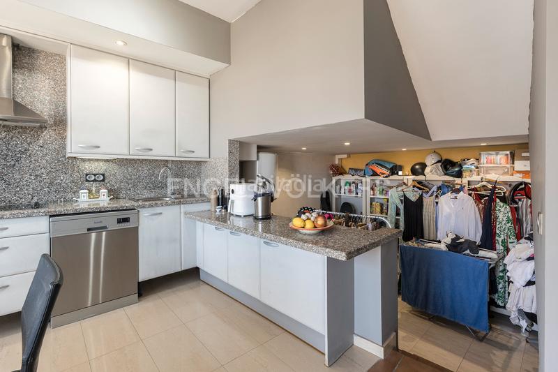 Foto 7c2abbf6-ff7a-4e5a-a8df-ee6744f9bf18. Casa adosada casa pareada con impresionantes vistas en Barcelona