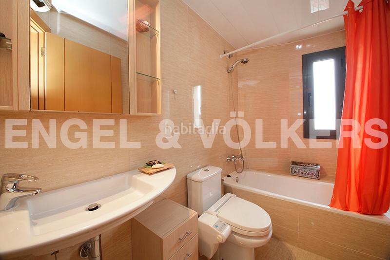 Foto 84621b55-6f7b-437b-b85c-9f9ee9e95718. Casa adosada casa pareada con impresionantes vistas en Barcelona