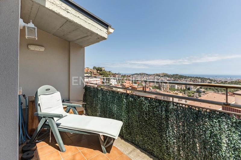 Foto b4a09475-bb79-4171-982c-41abbb4caf45. Casa adosada casa pareada con impresionantes vistas en Barcelona