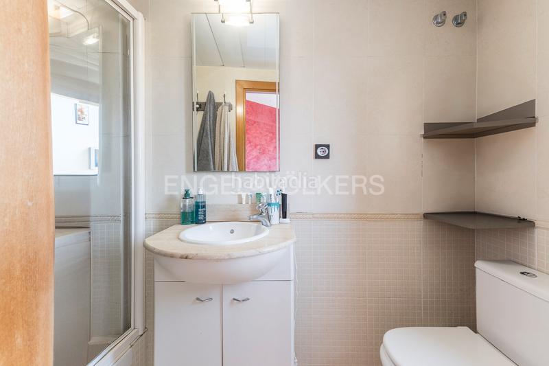 Foto d239484c-9b09-481a-96c2-c6ed90c0ad77. Casa adosada casa pareada con impresionantes vistas en Barcelona