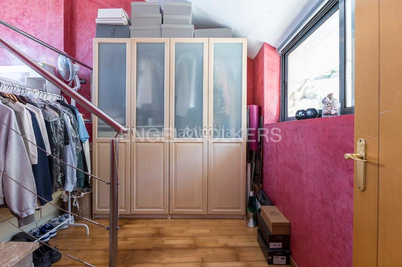 Foto f3ae5d92-03d2-4c92-a59b-3b69d71e3a9e. Casa adosada casa pareada con impresionantes vistas en Barcelona