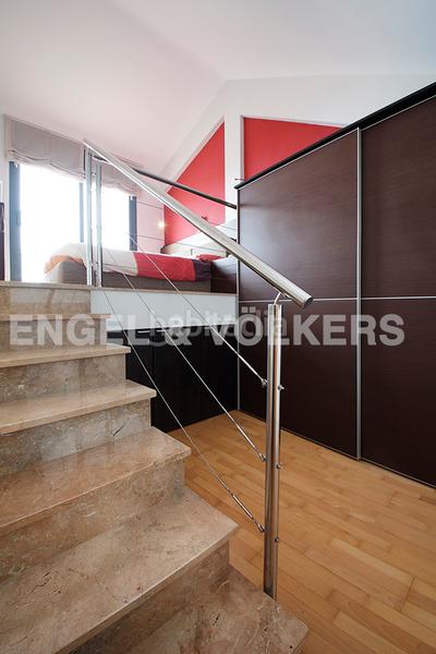 Foto f4b2ebe6-f0d5-4cc0-b5d7-e5ce673db234. Casa adosada casa pareada con impresionantes vistas en Barcelona