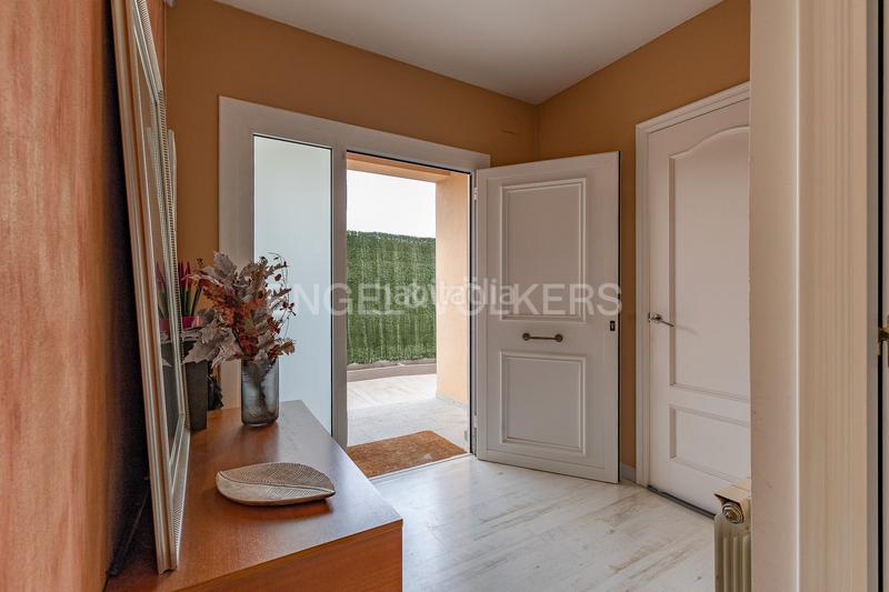 Foto 25f76866-5d96-4b33-acec-ca19e657511f. Casa  de ensueño con piscina, vistas panorámicas y apartamento independiente. en Dosrius