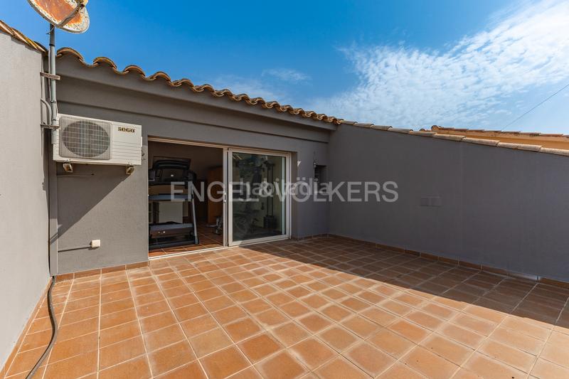 Foto 48768f83-f075-4201-b336-09edba2da0ac. Casa  de ensueño con piscina, vistas panorámicas y apartamento independiente. en Dosrius