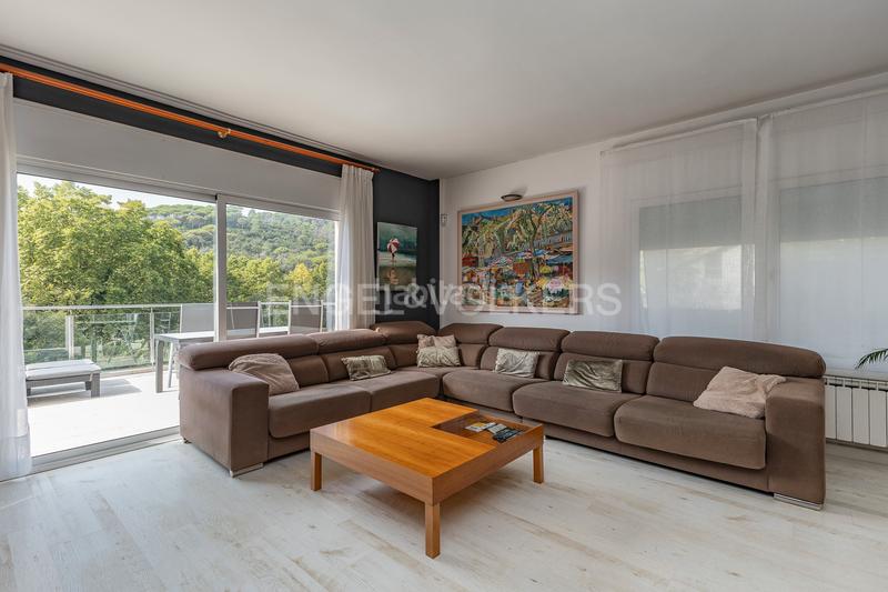 Foto 938cd78a-32a9-4705-bb03-12dec9044a28. Casa  de ensueño con piscina, vistas panorámicas y apartamento independiente. en Dosrius