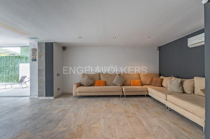 Foto d1f48798-c3e1-44be-b63f-f5ad0df08bca. Casa  de ensueño con piscina, vistas panorámicas y apartamento independiente. en Dosrius