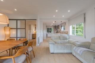 Maison à Cànoves i Samalús. Casa con piscina y jardín, a pocos minutos de cardedeu