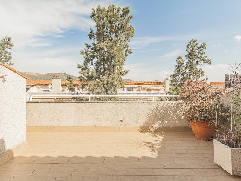 Foto 04146f7a-4a3e-4ed5-9417-9e0f75ddd67b. Alquiler casa  adosada en Can Bou Castelldefels