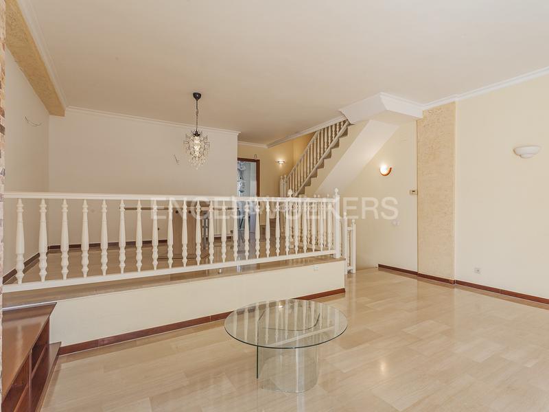 Foto 247da8a8-d4d8-4739-a8a2-36009639f1da. Alquiler casa  adosada en Can Bou Castelldefels