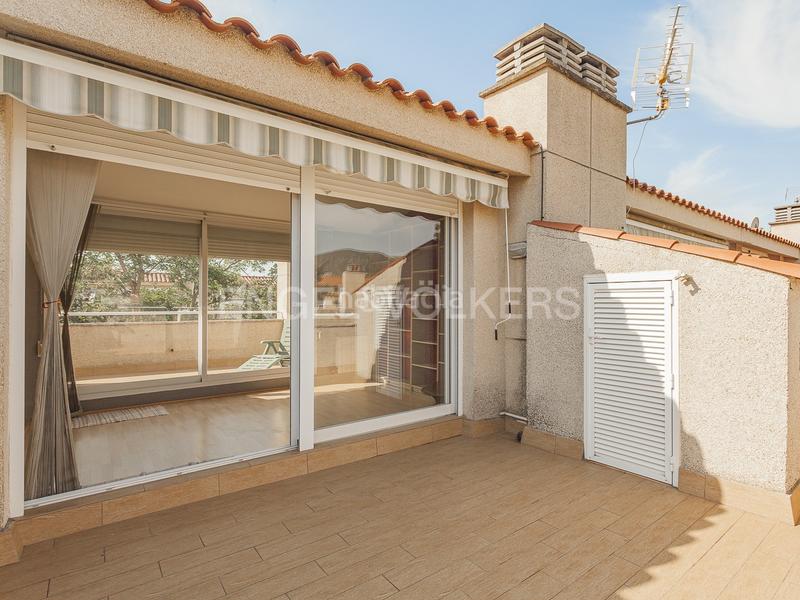Foto 3c66bd6d-3c00-46f2-87fe-4ec466c35ba5. Alquiler casa  adosada en Can Bou Castelldefels