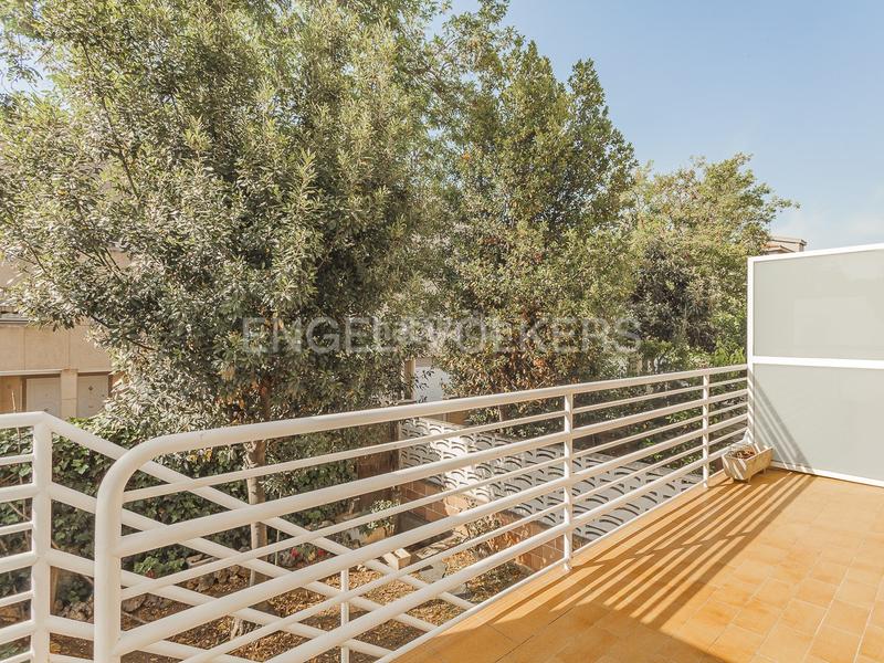 Foto 5a2ea11a-ee2e-4fad-853d-f1cadff0f6a4. Alquiler casa  adosada en Can Bou Castelldefels