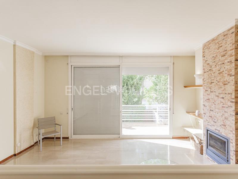 Foto 8ffc8c6a-33cb-4ddd-bed1-c35d3151792e. Alquiler casa  adosada en Can Bou Castelldefels