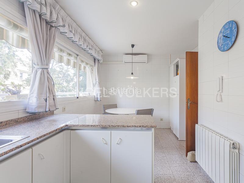 Foto b2819296-ce0f-4ae5-9e68-256d4479a700. Alquiler casa  adosada en Can Bou Castelldefels
