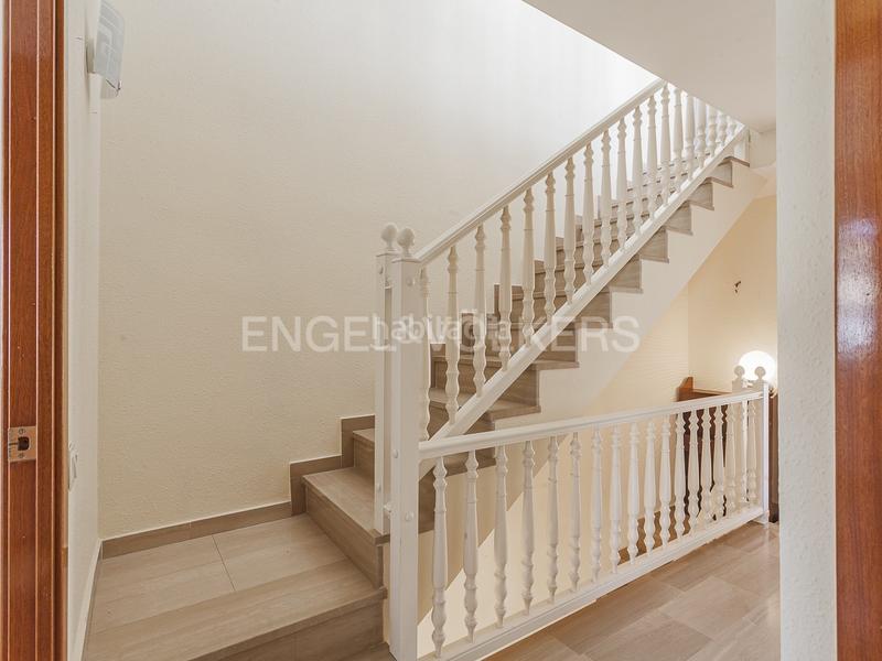 Foto b71fd1af-a421-4a8b-a0c7-baf38c7e865b. Alquiler casa  adosada en Can Bou Castelldefels