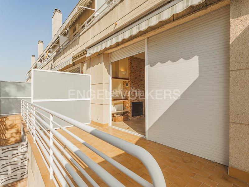 Foto f74858ce-46eb-418b-b6c4-ddaf6d30a46c. Alquiler casa  adosada en Can Bou Castelldefels
