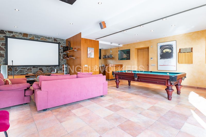 Foto f55fc8ac-7bd2-441f-b86f-f43d47be3383. Casa amb calefacció aparcament piscina a Centre Granollers