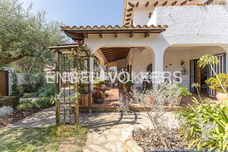 Foto 560cd974-e607-4d11-a0e0-e71fa4f81385. Casa amb calefacció aparcament a Sant Jordi Torredembarra