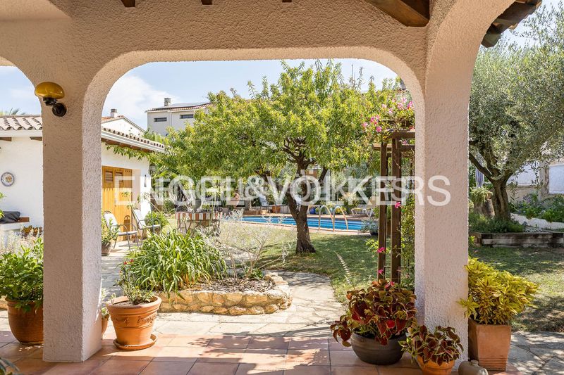 Foto dd2bbfbb-d701-4de7-93d6-1a0a25a62d8d. Casa amb calefacció aparcament a Sant Jordi Torredembarra