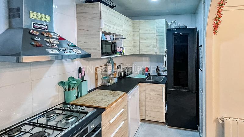 Foto 1d1e7052-cac5-4dfe-a1a0-3fe54c3a3f9a. Alquiler apartamento coqueto apartamento temporal en la calle viladomat con patio privado y conexiones inmejorables en Barcelona