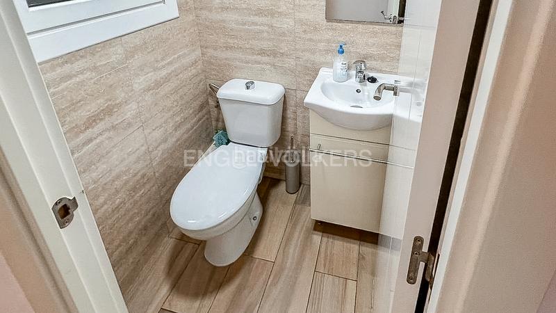 Foto 4a50db97-ff41-4e02-acfc-6cabaf71ee96. Alquiler apartamento coqueto apartamento temporal en la calle viladomat con patio privado y conexiones inmejorables en Barcelona