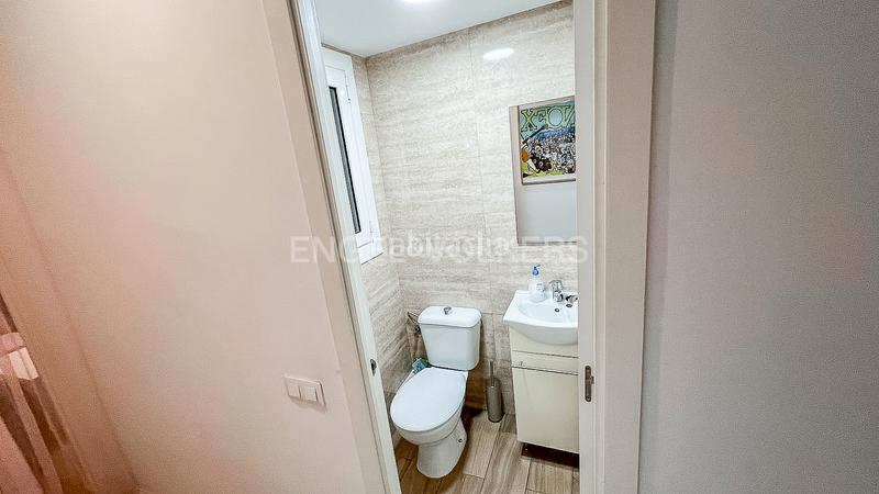 Foto ca309b47-b76c-4e44-8498-97e268b4bcce. Alquiler apartamento coqueto apartamento temporal en la calle viladomat con patio privado y conexiones inmejorables en Barcelona