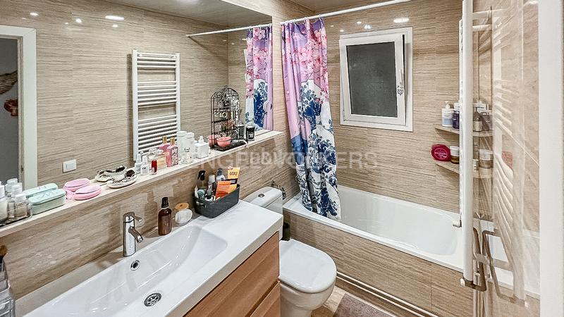 Foto d7439923-5556-4267-a85d-27c2842801e9. Alquiler apartamento coqueto apartamento temporal en la calle viladomat con patio privado y conexiones inmejorables en Barcelona
