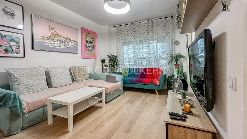 Foto e83c2422-7990-41e5-8f39-a038b49dfd06. Alquiler apartamento coqueto apartamento temporal en la calle viladomat con patio privado y conexiones inmejorables en Barcelona