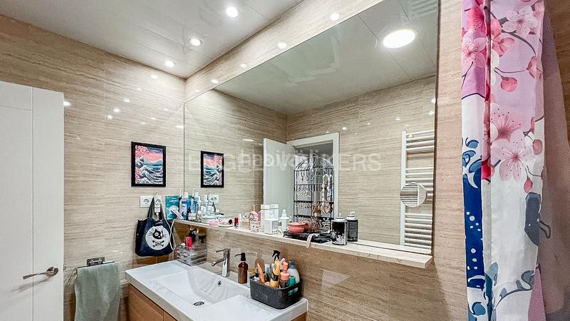 Foto ff1822b4-47dd-4f99-b5eb-8104ceffe1dd. Alquiler apartamento coqueto apartamento temporal en la calle viladomat con patio privado y conexiones inmejorables en Barcelona