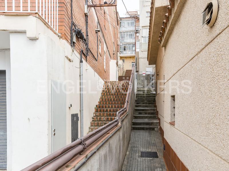Foto 71db6a11-b588-417e-ae5b-c133852c1acf. Casa terreno con casa en proceso de registro en Sant Genís dels Agudells Barcelona