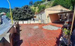 Casa en Sant Genís dels Agudells. Terreno con casa en proceso de registro