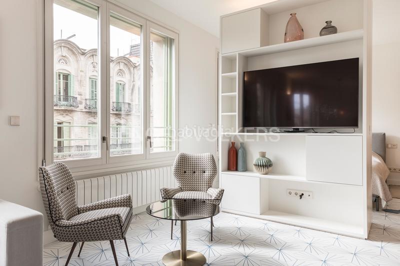 Foto e3ecabf2-aff9-4067-bcfb-b5c668f96c8f. Alquiler apartamento sofisticado piso amueblado en eixample quadrat dor en Barcelona