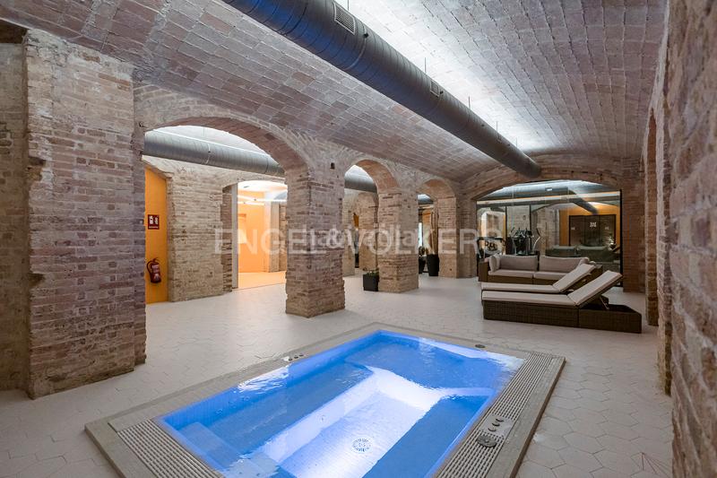 Foto e49e90e9-f080-4b0d-bfdb-18630d4a1967. Alquiler apartamento sofisticado piso amueblado en eixample quadrat dor en Barcelona